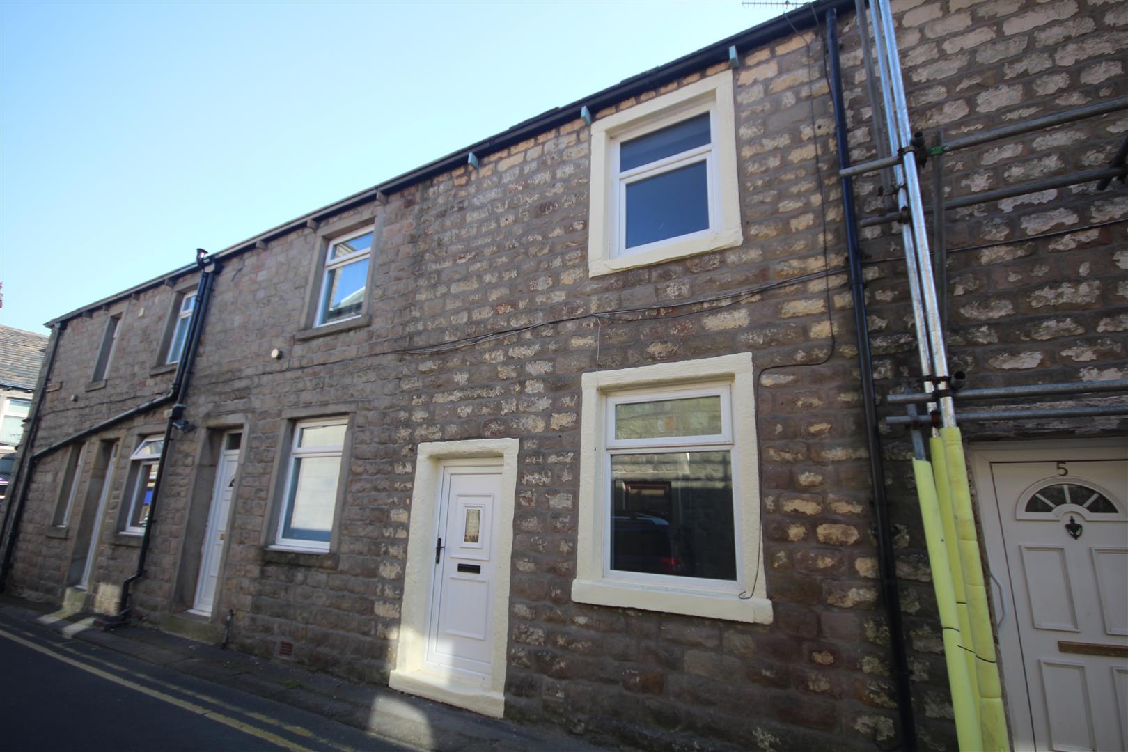 1 bedroom cottage To Let in Barnoldswick - Main Image